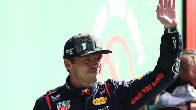 Max Verstappen logra la pole en Países Bajos con Fernando Alonso quinto y Carlos Sáinz sexto