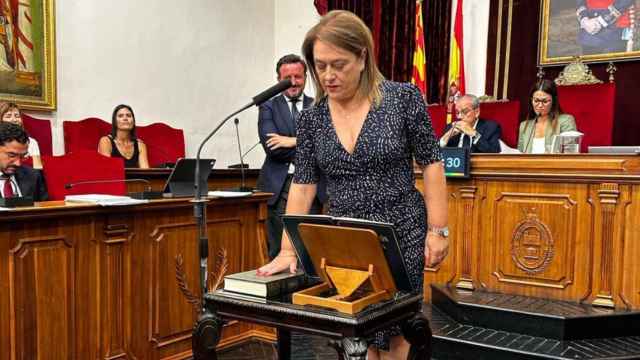 Caridad Martínez accedió al cargo de concejala este pasado lunes durante el pleno ordinario celebrado en el Ayuntamiento de Elche.