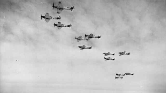 Escuadrón de Hawker Hurricanes fotografiado en octubre de 1940. Imperial War Museum