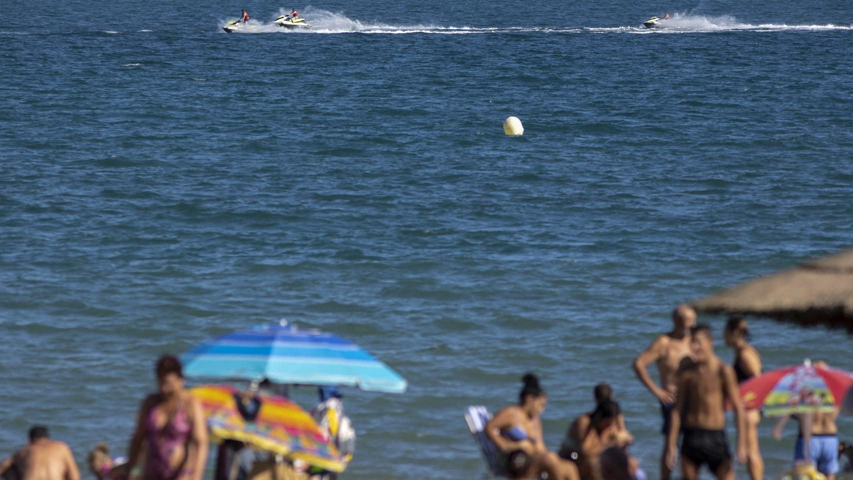 Prisión para el detenido de 45 años que grababa a niños desnudos en una  playa de Estepona (Málaga)