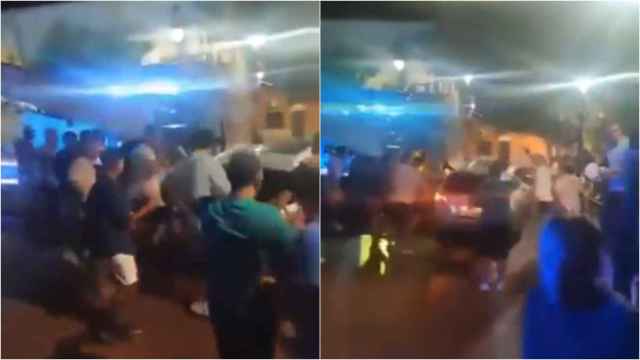 Imágenes del vídeo en el que un hombre estrella su coche contra un escenario en las fiestas de Almudaina (Alicante)