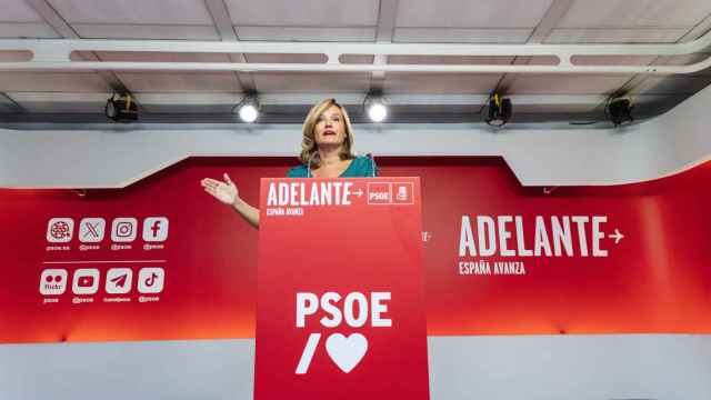 La portavoz del PSOE, Pilar Alegría, en una rueda de prensa en Ferraz.