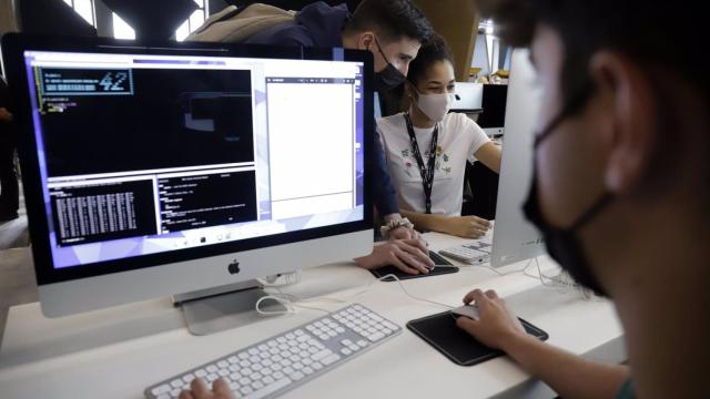 Estudiantes del campus de programación 42  de Málaga.