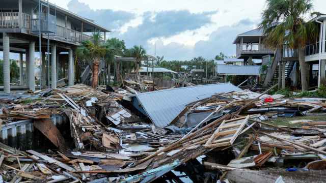 Los restos de varias casas en Horseshoe Beach, Florida.