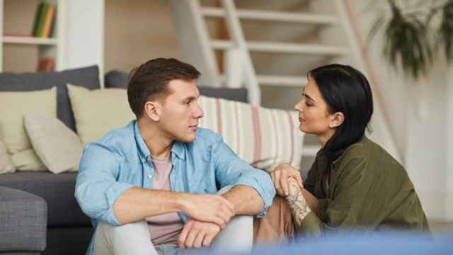 Aprende a escuchar a tu pareja con estas claves: tu relación mejorará