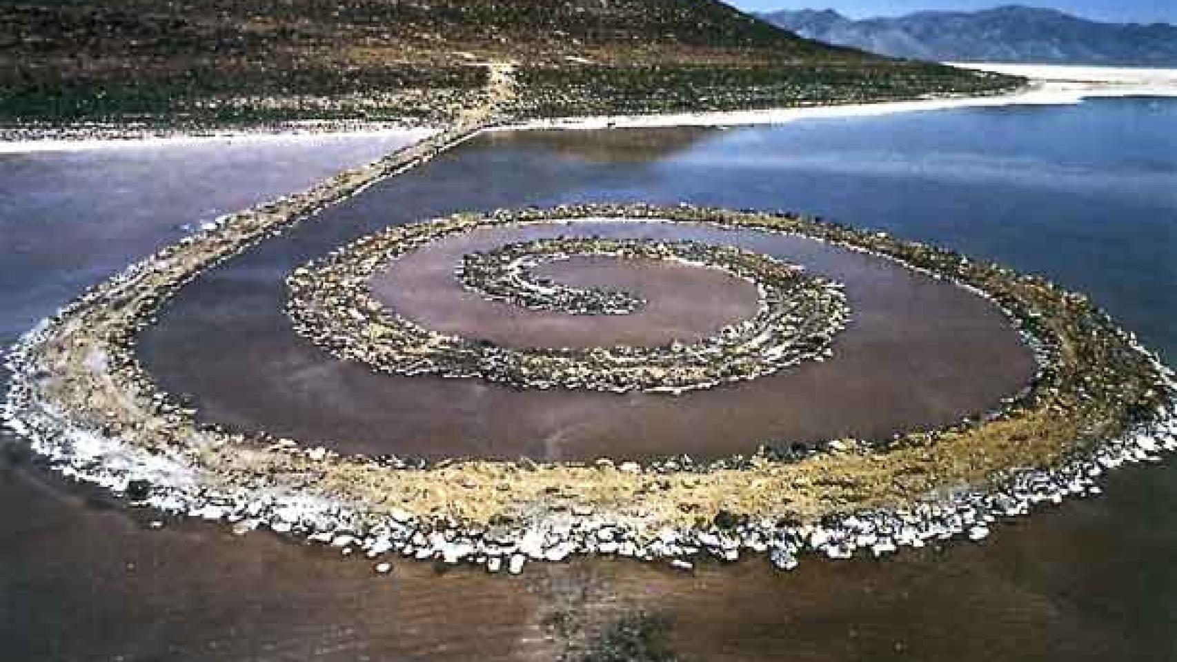 Robert Smithson: 'Muelle en espiral', 1970. Gran Lago Salado, Utah, Estados Unidos