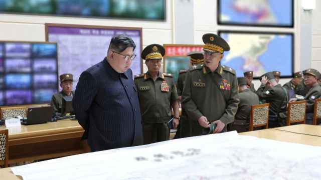 Kim Jong-Un durante una visita a un centro de entrenamiento del ejército.