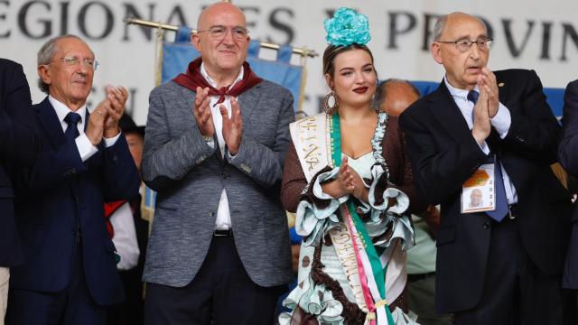 Jesús Julio Carnero en la inauguración de la Feria del Folklore y la Gastronomía