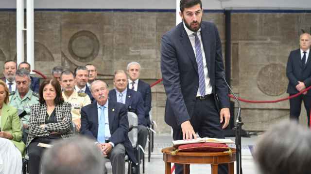José Ángel Antelo tomando posesión de su cargo en la Asamblea Regional después de las elecciones autonómicas.