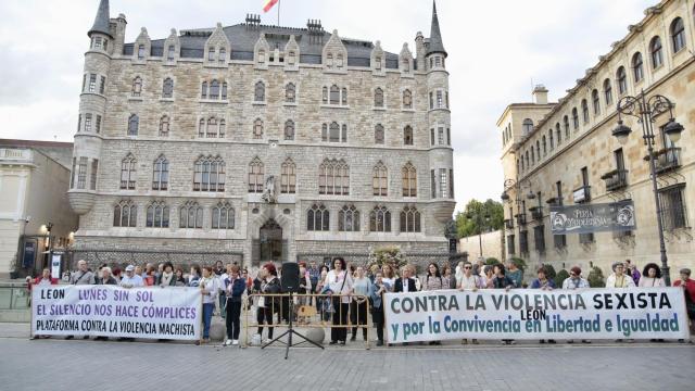 Nueva concentración de 'Los Lunes sin Sol' contra la violencia machista