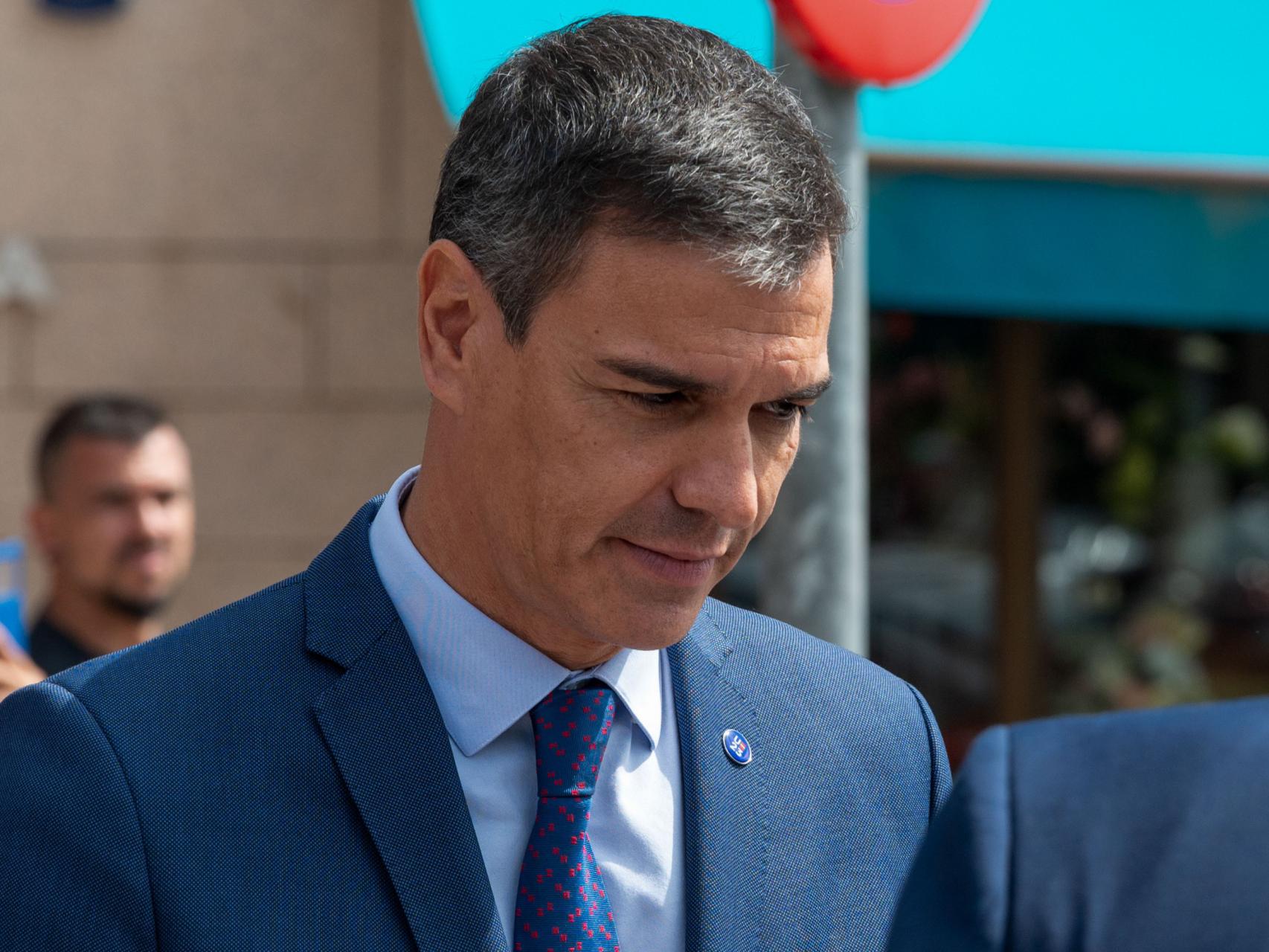 Pedro Sánchez, presidente del Gobierno, en el tanatorio de María Teresa Campos.