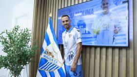 Manu Molina durante su presentación con el Málaga CF