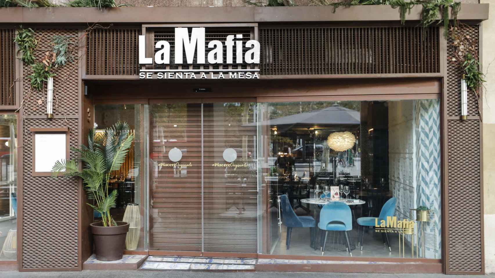 Fotografía del exterior de uno de los restaurantes de la empresa 'La Mafia se sienta a la mesa', este martes en Zaragoza.