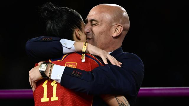 Jenni Hermoso y Rubiales, durante la entrega de medallas del Mundial femenino