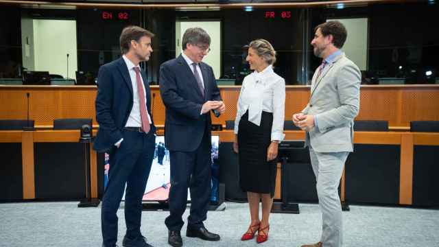 Jaume Asens junta a Carles Puigdemont, Yolanda Díaz y Toni Comín en Bruselas.