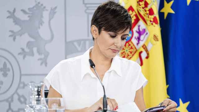 La ministra Portavoz y de Política Territorial en funciones, Isabel Rodríguez, durante una rueda de prensa en la Moncloa este martes.