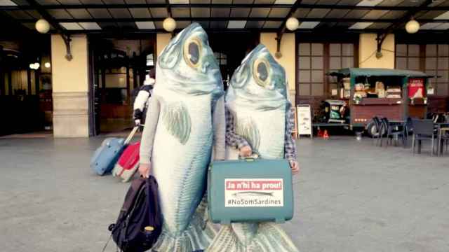 'No somos sardinas', una de las campañas de la plataforma Salvem el Tren Alcoy-Xàtiva.