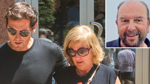 El exlíder de Ciudadanos, Albert Rivera, junto a sus padres en un montaje de EL ESPAÑOL.