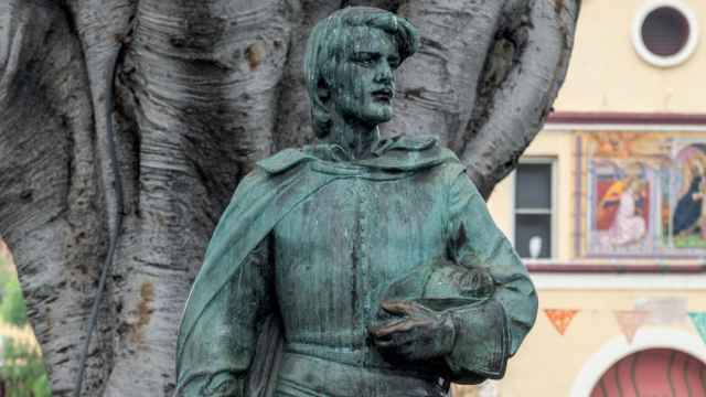 Estatua de Felipe de Neve en Los Ángeles.