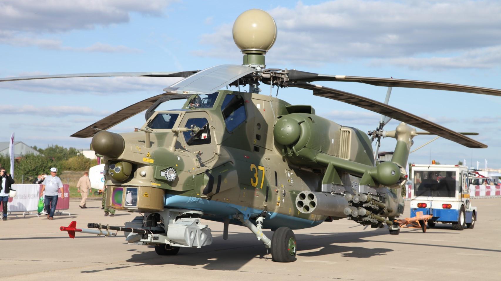 Mil Mi-28N con el cañón antidrones en la parte inferior delantera