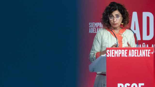 La vicesecretaria del PSOE, María Jesús Montero, este lunes durante una rueda de prensa en Ferraz.