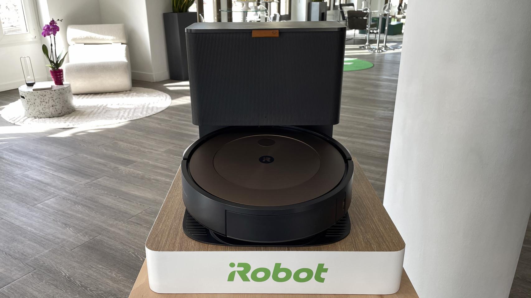 Roomba j7+, el nuevo robot aspirador que reconoce y esquiva los excrementos  de las mascotas