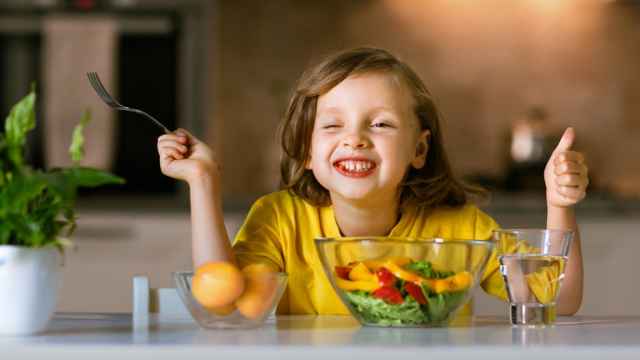 ¿Qué alimentos tengo que añadir a la dieta de mis hijos y cómo hacerlo? Conoce las formas para mejorar su salud.