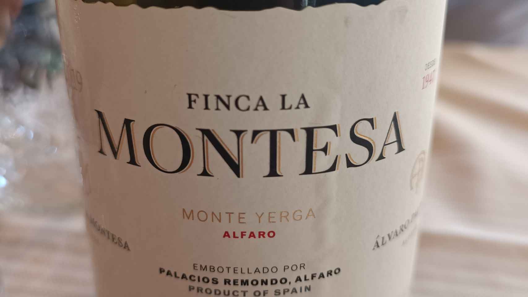 Botella de vino Finca La Montesa