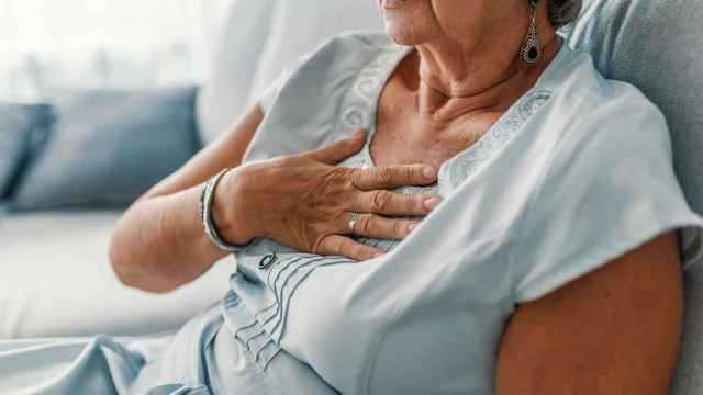 Una persona sufriendo un infarto, en una imagen de archivo.