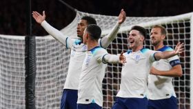 Jude Bellingham celebra un gol con Inglaterra junto a sus compañeros