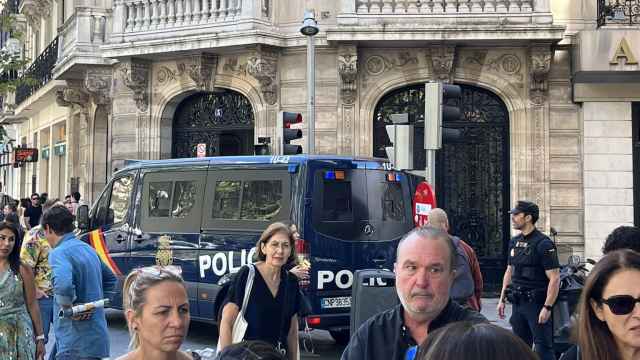 Un aviso de bomba obliga a desalojar varias calles del centro de Madrid.