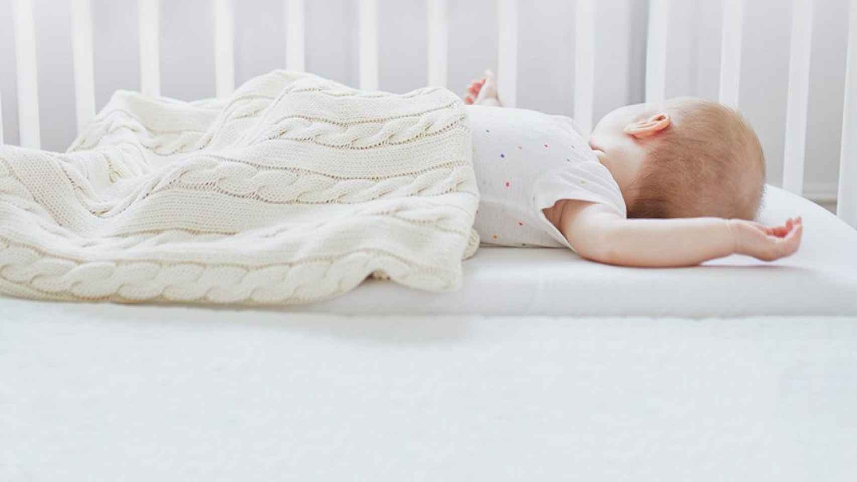 El mejor colchón de cuna para tu bebé está disponible en Cecotec