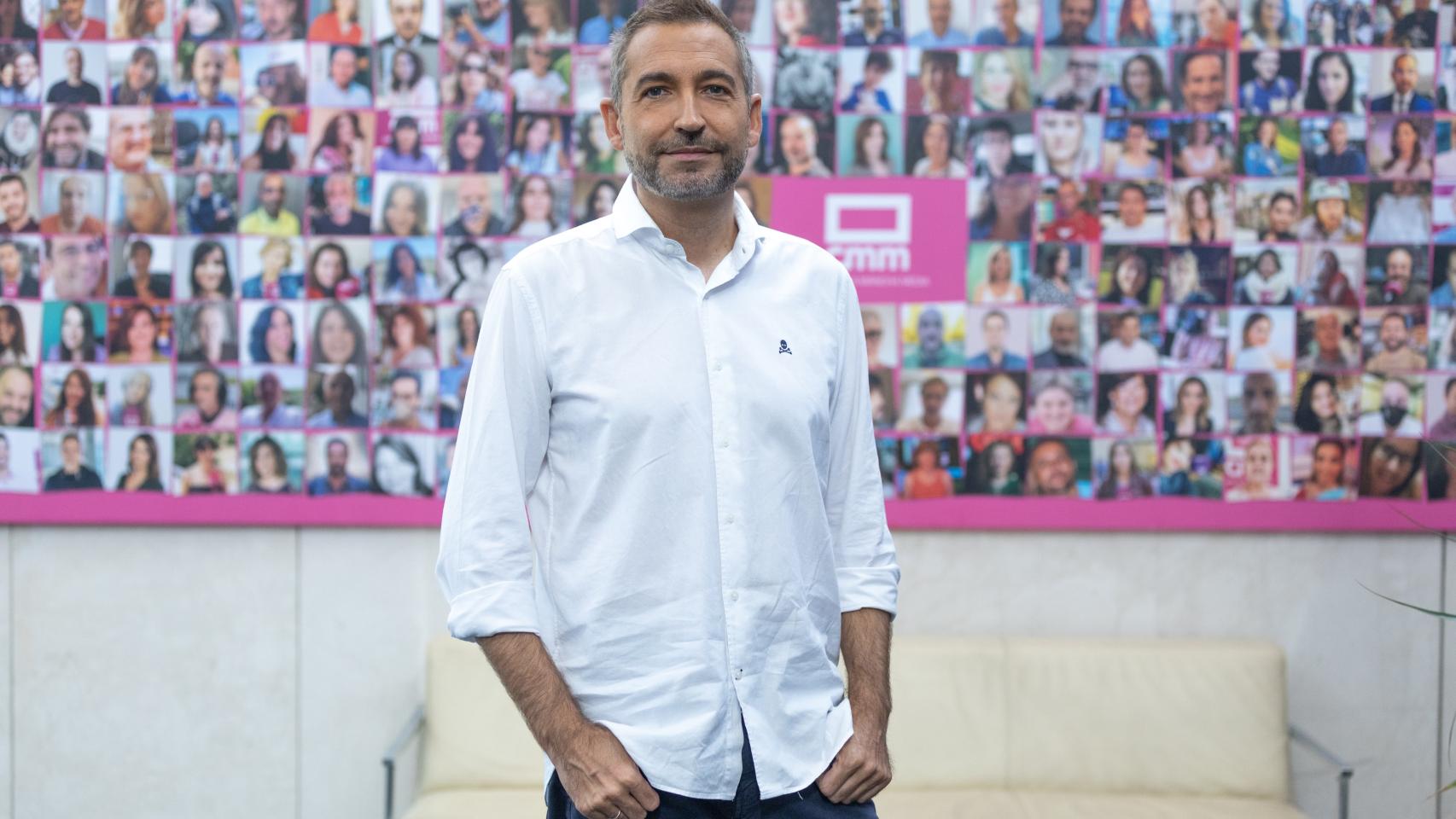 El presentador Frank Blanco en las instalaciones de CMM.