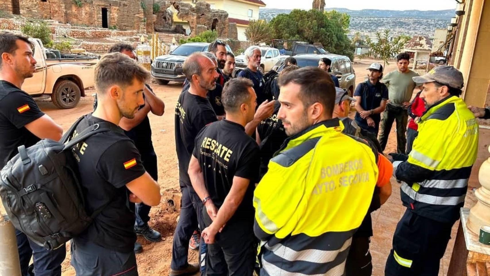 Bomberos españoles colaborando en Libia.