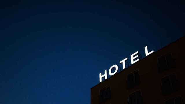 El sector hotelero pasa de unos brillantes resultados en verano a temer un oscuro otoño con la suspensión del Imserso.