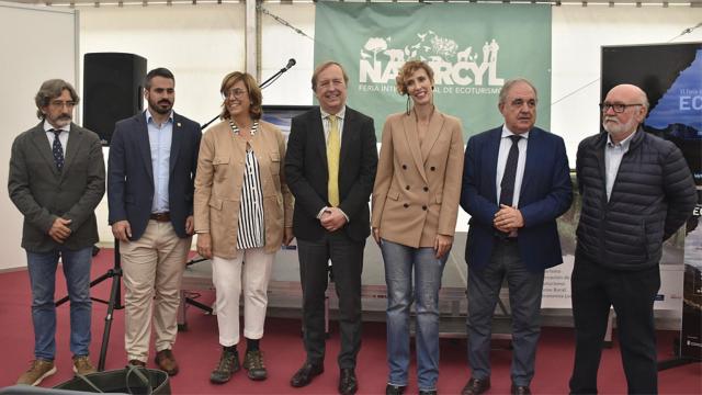 De izquierda a derecha: Carlos Sánchez, director de Naturcyl, Jorge Ibáñez, alcalde de Cervera de Pisuerga, Ángeles Armisén, presidenta de la Diputación de Palencia, Ángel González, director general de Turismo de le Junta de Castilla y León, Anabel Domínguez, directora general de Turismo de Extremadura, José Antonio Rubio, delegado territorial de la Junta de Castilla y León en Palencia y Miguel Ángel Pérez, alcalde de Ruesga, en la presentación de Naturcyl