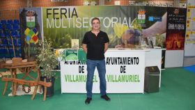 El alcalde de Villamuriel de Cerrato, Roberto Martín, en la Feria Multisectorial