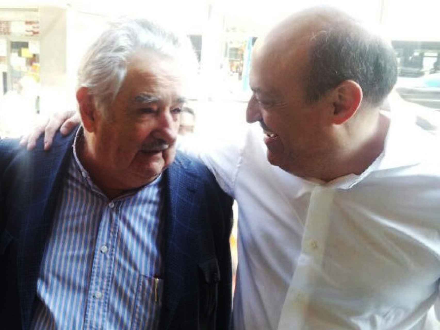 Frattini junto al expresidente de Uruguay, José Mujica.