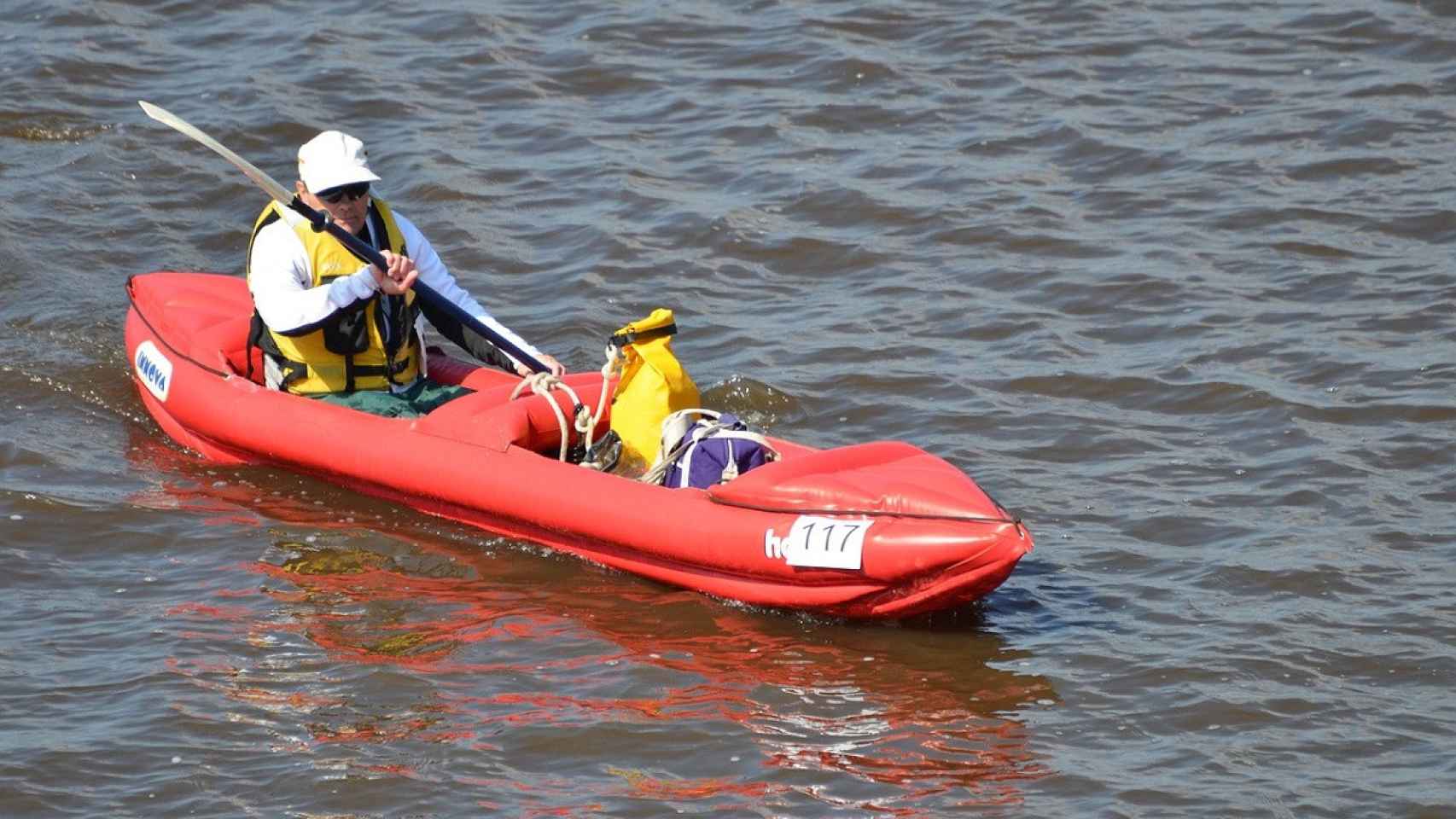 Opciones de materiales para su próximo kayak hinchable ligero