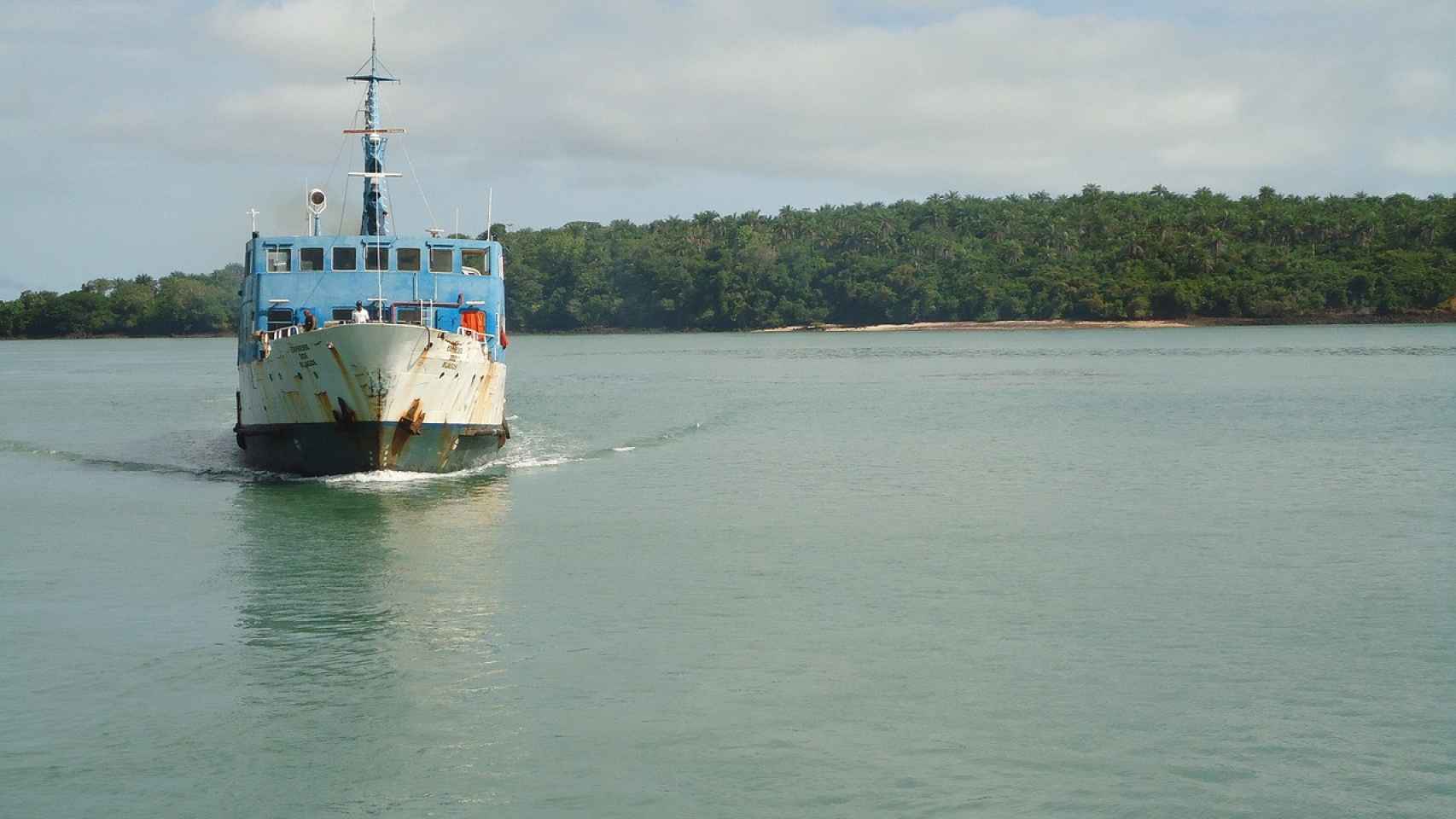 Barco en Guinea-Bissáu.