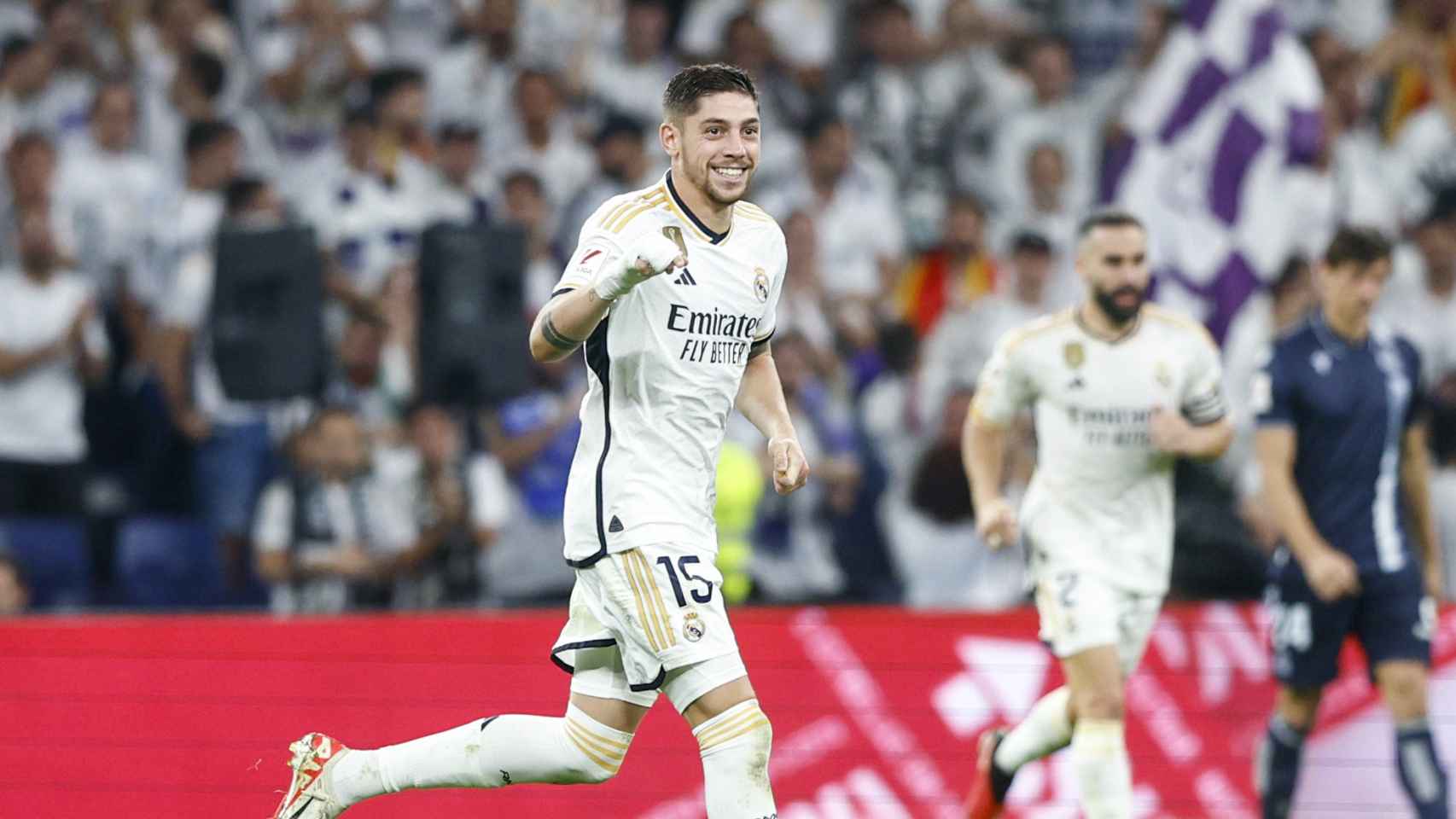 Fede Valverde celebra durante el Real Madrid - Real Sociedad