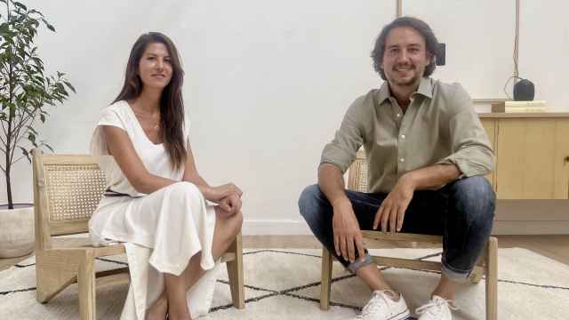 Los fundadores de Wabi Home: Lara y Víctor Beltrán.