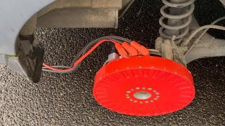 El invento para convertir coches de gasolina en híbridos ideado por un estudiante de 21 años