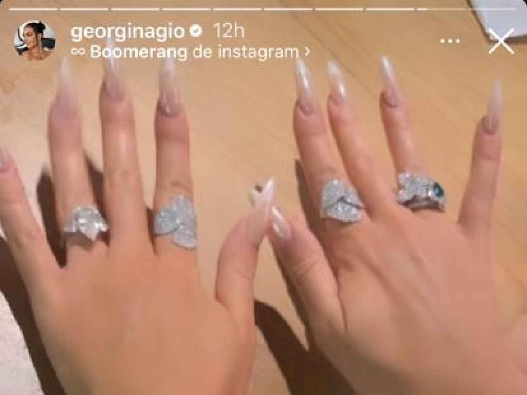 Fotografía de Georgina de su Instagram con los tres anillos.