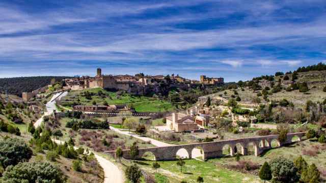 Conoce el pueblo medieval más bello a una hora de Madrid: tiene uno de los castillos más antiguos.