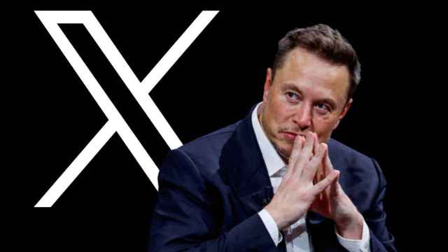 Elon Musk y el logo de X.