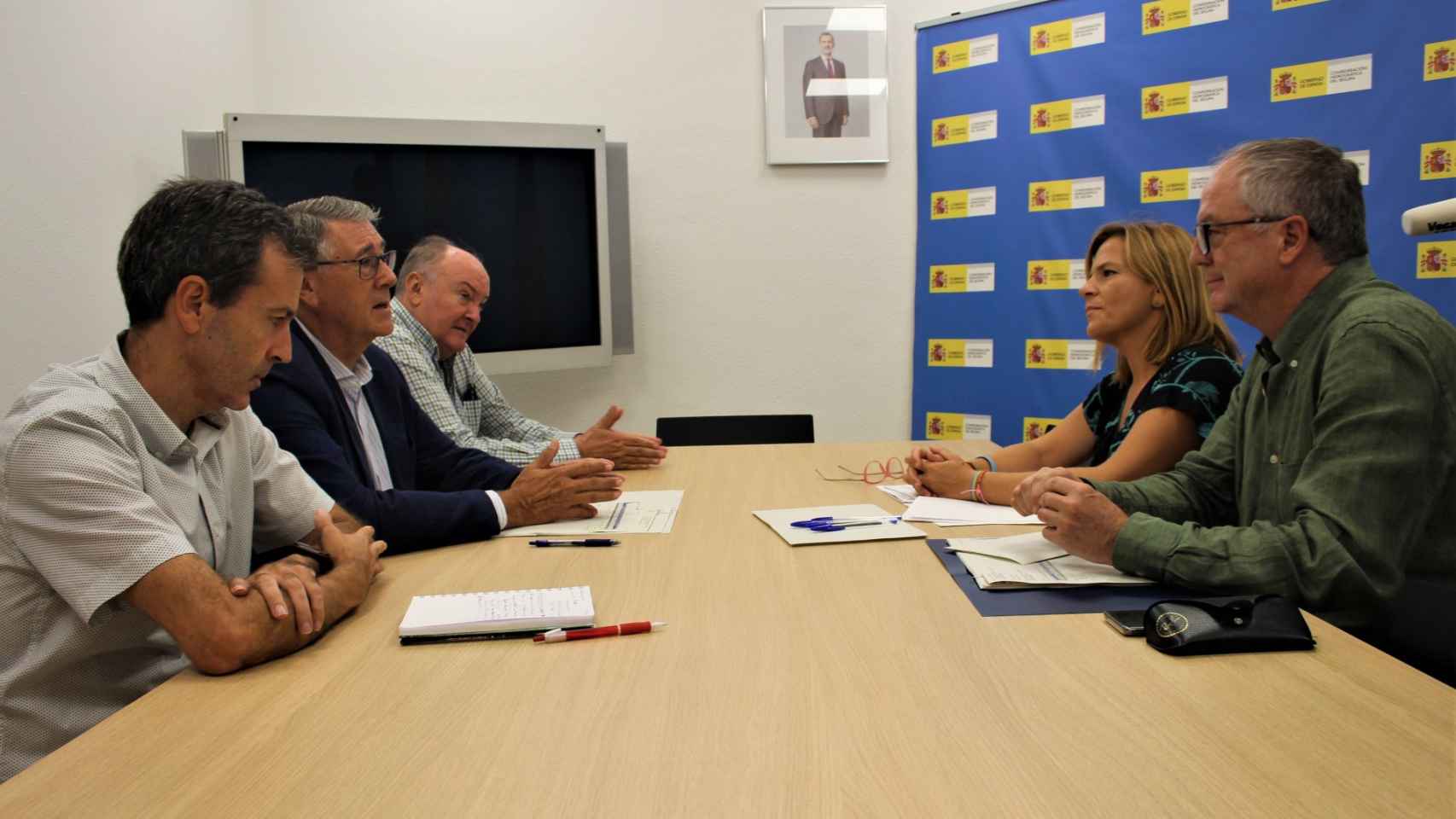 El presidente de la CHS con la delegada valenciana y el subdelegado alicantino del Gobierno de España.