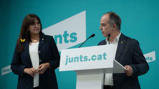 El secretario general de Junts, Jordi Turull (d) y la presidenta de Junts, Laura Borràs.