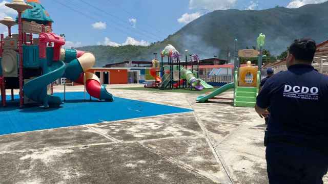 Un parque infantil en la cárcel de Tocorón.