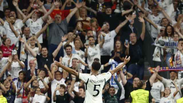 Jude Bellingham celebra su gol en el Santiago Bernabéu